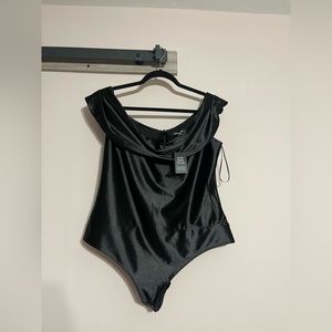 Express Off The Shoulder Top - Large.